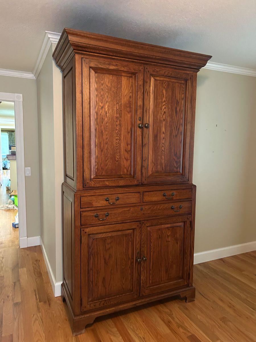 Beautiful Lexington Furniture bedroom set. Have receipt showing the $6400, paid for this set. Like new condition, Have king sized head and footboard but can be used with any size bed,