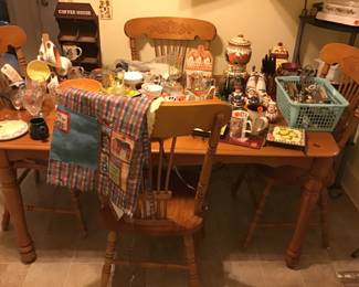 Kitchen Table and 4 Chairs