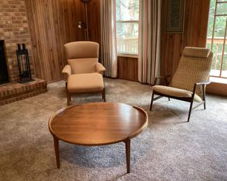 Dux furniture