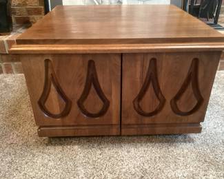 Lamp table
