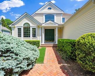Manhasset gwood