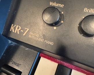 Roland - KR-7 Digital Piano