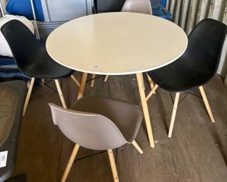 Lot 162- Table & Chairs