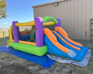 Lot 119 - Childrens Bounce House