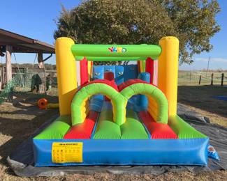 Lot 118 - Children's Yaro Bounce House