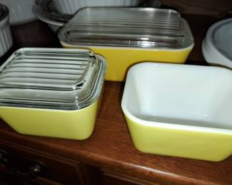 Refrigerator dishes, missing lid...we've lost our lids, not really