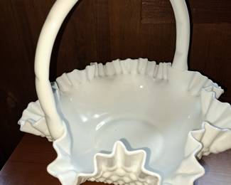 Hobnail basket with handle