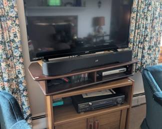 tv, sound bar, dvd player