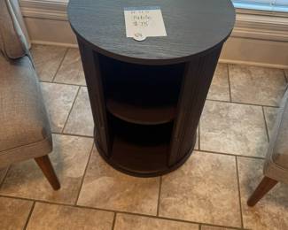 Brand new Barrel Table with opening - with fluted sides