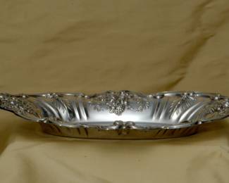 Sterling silver Reed & Barton Francis I oval bread tray, date stamp for 1951