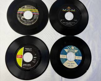 Vinyl singles from Linda Scott, Johnny Rivers, Spyder Turner, Mar-Keys