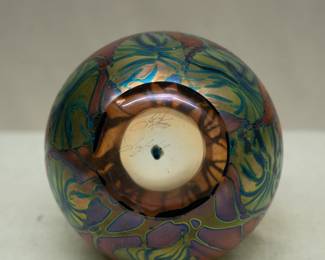 Signature on the base of Daniel Lotton's 'Leaf & Vine" art glass vase