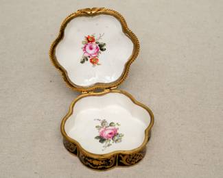 Interior view of the beautifully crafted antique 19th century French Sèvres gilt and royal blue scenic porcelain dresser box with hand-painted romantic scene (signed by the painter) circa 1880. Purchased in 1966 from Bryant & Scott in Colorado Springs, CO.