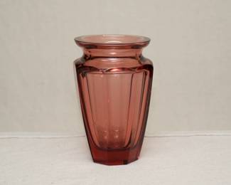 Another view of the Moser crystal "Eternity' Rosalin color vase