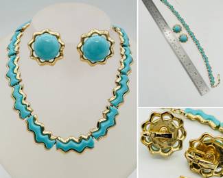 Classic vintage Trifari necklace and earrings set in gold tone and turquoise color