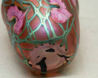 Closeup of the John Lotton Pink Hearts floral design art glass vase, signed John Lotton 1992
