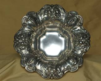 Another view of the large 11.5" Reed & Barton Francis l sterling silver footed bowl, X569F, date 1951