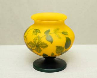 Another view of the 1920s cameo art glass footed vase by Loetz, in beautiful yellow with green overlay skillfully carved in delicate floral design. Signed 'Richard' which was a line of art glass made by Loetz for the Edmond Etling boutique in Paris.