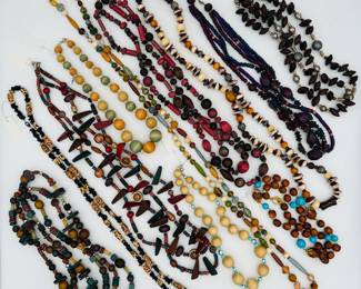 Hundreds of gorgeous vintage and antique beaded necklaces in glass, stone, lucite, wood, faux pearls, and more!