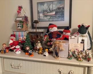 Auburn Snow-globes and Snowmen 