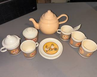 Children's tea set
