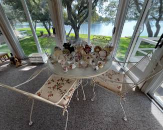 Tea Cups and Saucers 