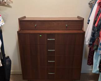 Gorgeous, Vintage Kroehler Mid-Century Modern Highboy Dresser – Custom Crafted

