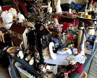 HOLIDAY DECOR III
