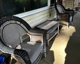 WICKER CHAIR TABLE SET