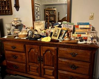 FURNITURE DRESSER II