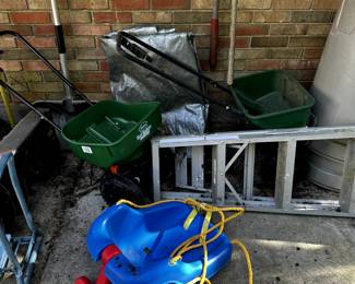 SPREADERS SWING LADDER