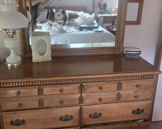 FURNITURE DRESSER