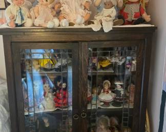 FURNITURE DISPLAY CABINET