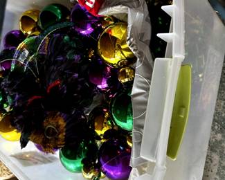 MARDI GRAS DECOR