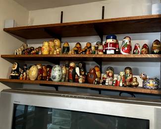 RUSSIAN NESTING DOLLS