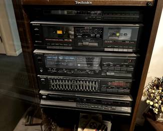 STEREO EQUIPMENT