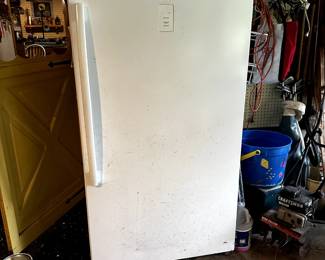 GE UPRIGHT FREEZER