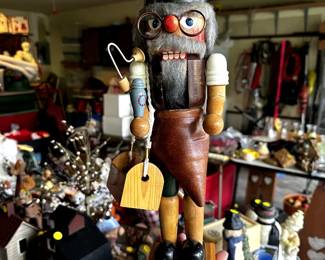 NUTCRACKER III