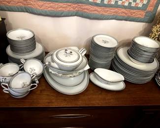 NORITAKE CHINA SET