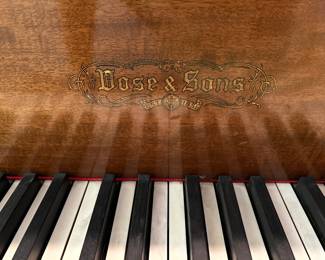 Dose & Sons Piano