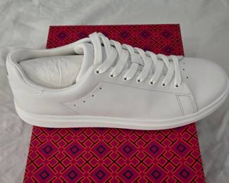 Tory Burch calf leather sneakers. Size 10