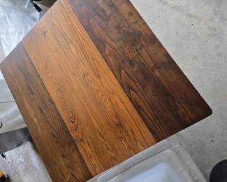 Drop Leaf Table. Closed 42" l x 18"w, Open 42" x 42"