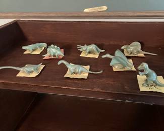 SRG co bronze group of 8 dinosaurs