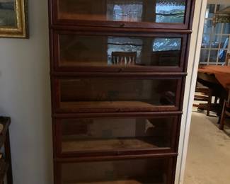 Globe Wernicke 5 stack oak barrister bookcase. In very good condition, all sections match.