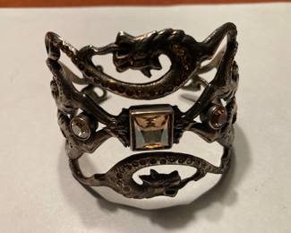 Dragon cuff