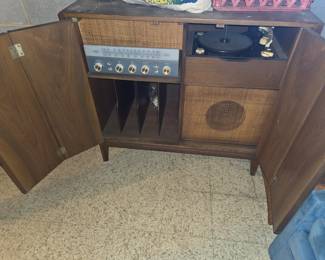 Vintage record player/radio