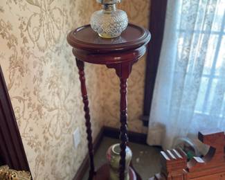 Vintage Barley Twist Wooden Pedestal Display Plant Stand Accent Side Table