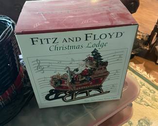 Fitz & Floyd Christmas Lodge Here Comes Santa Claus Musical Figurine
