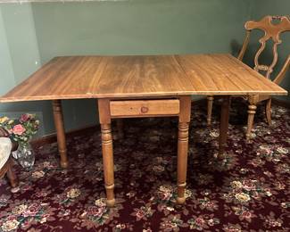  Solid Oak Double Drop Leaf Gateleg Table with One Drawer