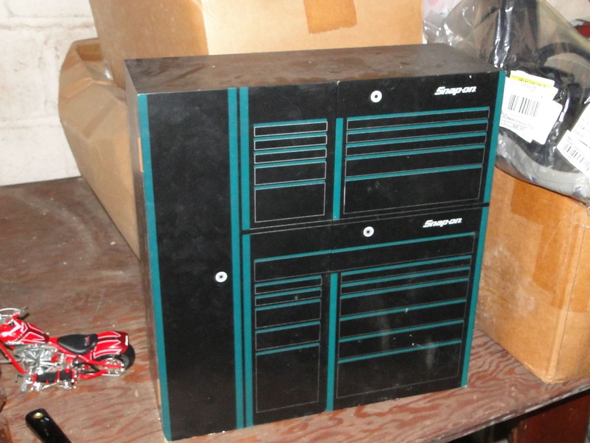 Snap-on Travelling Bar exclusive to Snap-on offices